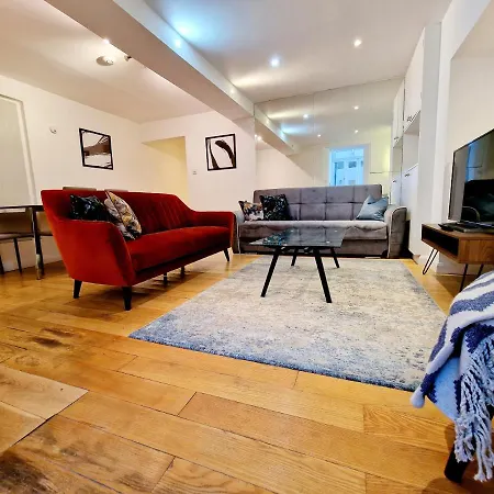 Beautiful Hyde Park Flat By Lancaster Gate Station With Private Back Patio *