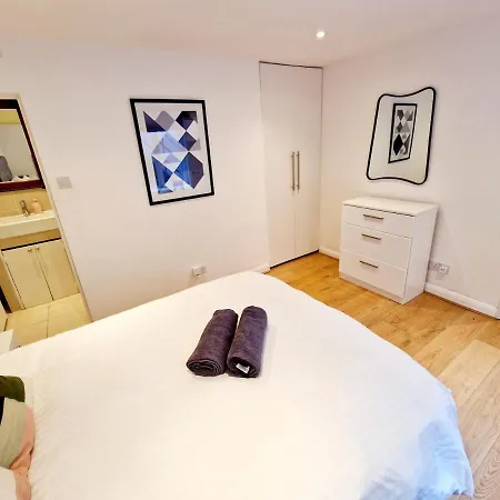 Beautiful Hyde Park Flat By Lancaster Gate Station With Private Back Patio Apartment *