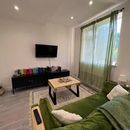 Lovely 1-bedroom Flat With Patio