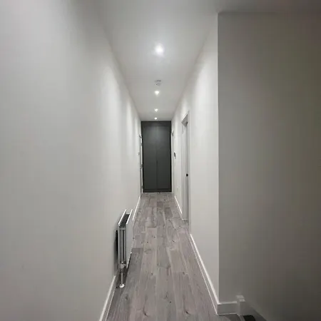 Lovely 1-bedroom Flat With Patio *