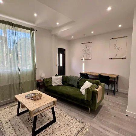 Lovely 1-bedroom Flat With Patio Apartment London