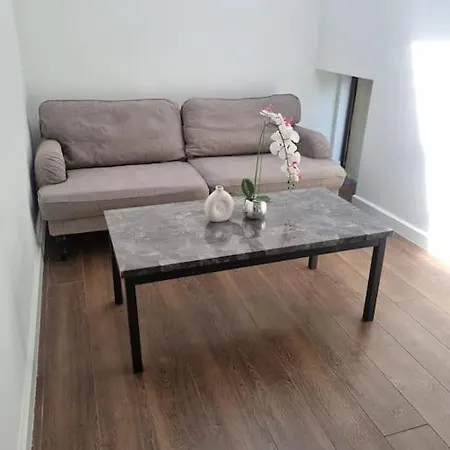 Flat 7 Fulham, 2 Bedroom, 1 Bathroom Flat *