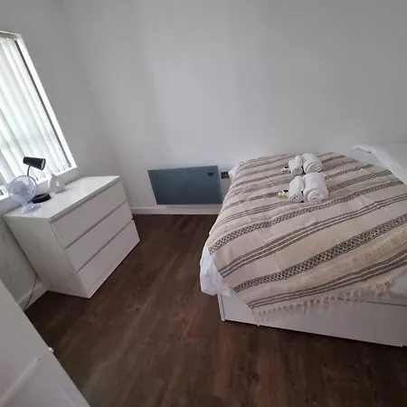 Apartment Flat 7 Fulham, 2 Bedroom, 1 Bathroom Flat