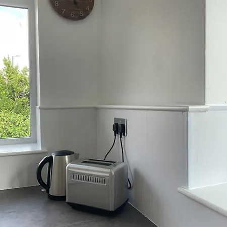 Large 2-bedroom Maisonette With Free Parking Apartment Twickenham