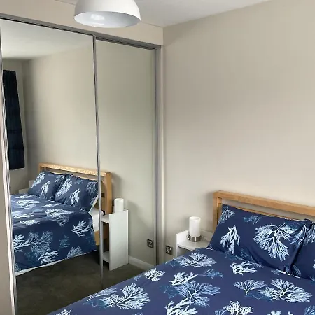 Large 2-bedroom Maisonette With Free Parking Twickenham