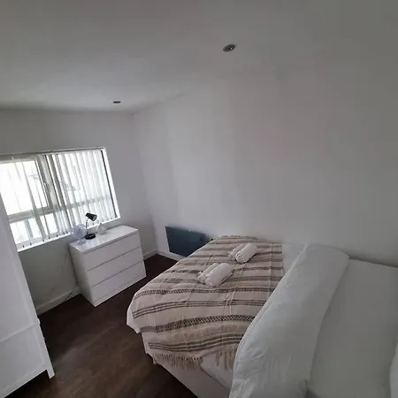 Apartment Flat 7 Fulham, 2 Bedroom, 1 Bathroom Flat
