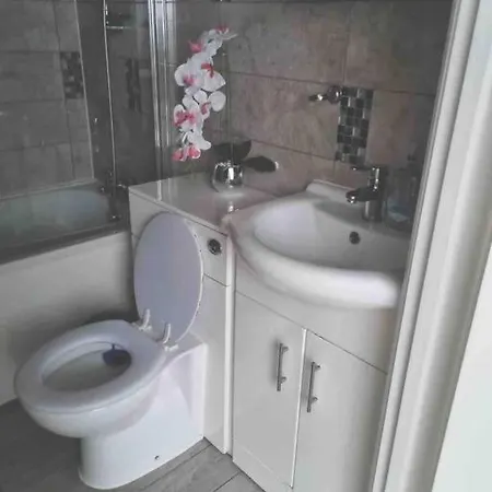 Apartment Flat 7 Fulham, 2 Bedroom, 1 Bathroom Flat