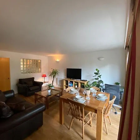 Apartment The Wimbledon Raynes Park