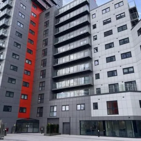 Skyvillion: Riverside With Views London
