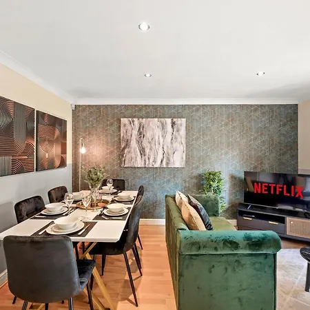 Stunning Central 2 Bed Parking & Garden 別荘