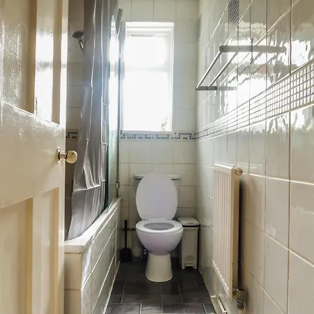 Vintage Room-only Guest house London