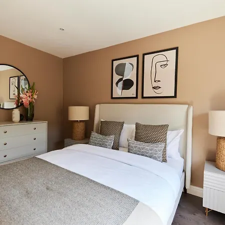 The Kilburn Crib - Stunning 3bdr Flat *