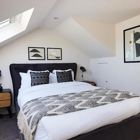 The Kilburn Crib - Stunning 3bdr Flat London