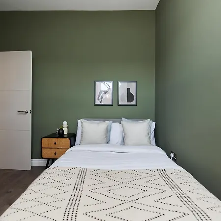 The Kilburn Crib - Stunning 3bdr Flat