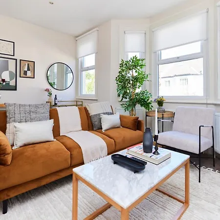 The Kilburn Crib - Stunning 3bdr Flat