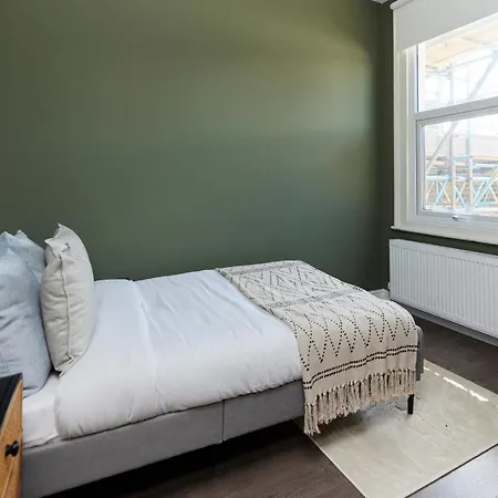 The Kilburn Crib - Stunning 3bdr Flat