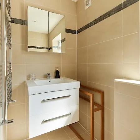 The Kilburn Crib - Stunning 3bdr Flat Apartment