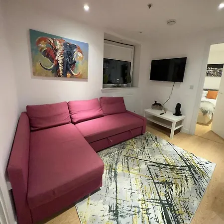 Spacious Living 2 Bedroom Flat In London Cb89 * Croydon