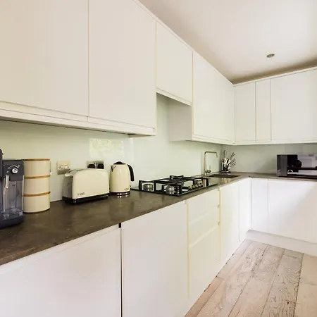 The East Dulwich House Apartment *