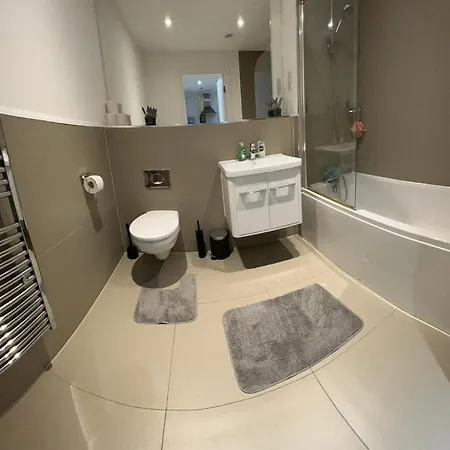 Apartment Spacious Living 2 Bedroom Flat In London Cb89 *
