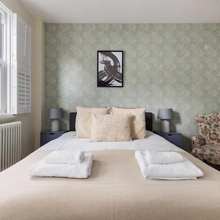 The East Dulwich House Apartment