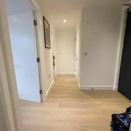 High Standing Flat Spitalfields/liverpool St London
