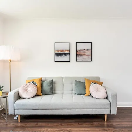 Apartment Pass The Keys Stylish In Quiet Cul De Sac