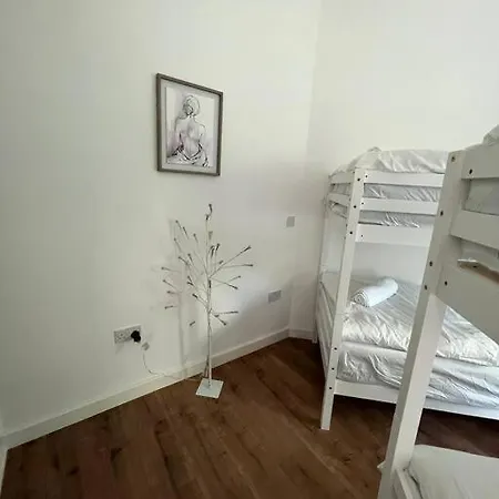 Cozy Studio In Dp118 London