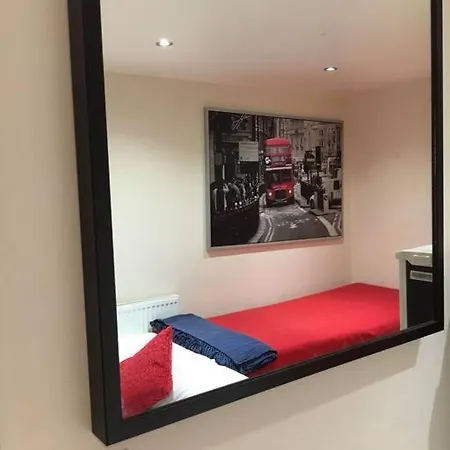 One Bedroom Flat In Apartment London