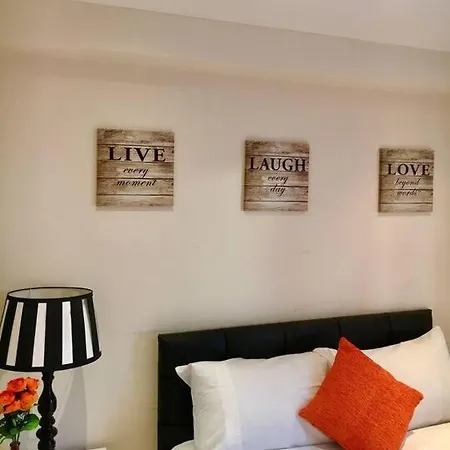 One Bedroom Flat In Apartment London
