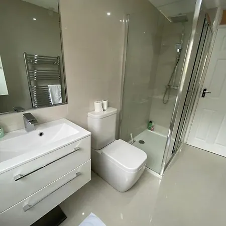1 Bedroom In East *