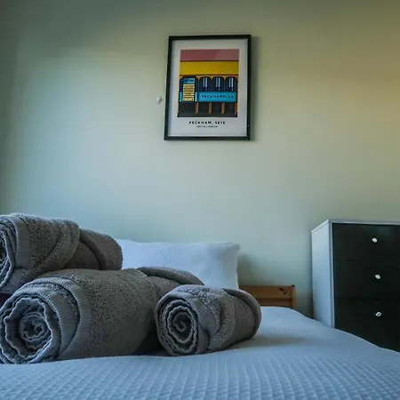 Comfortable Room-only Guest house