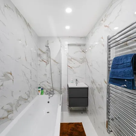 Apartment Livestay - Chiswick With Free Parking