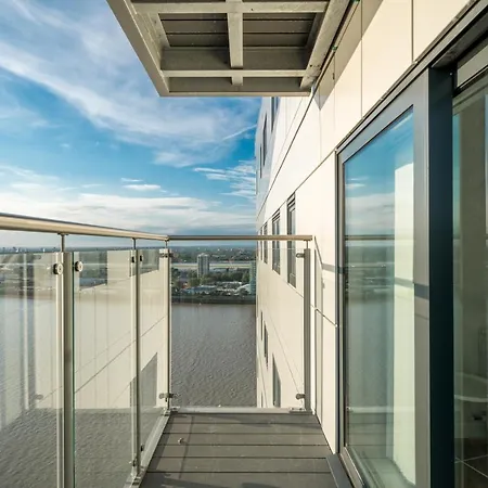 Apartment Skyvillion: Riverside With Views