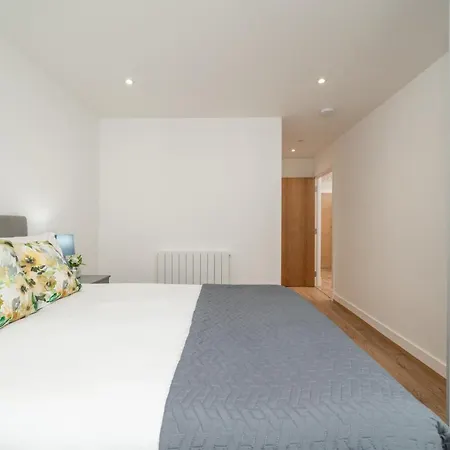 Apartment Skyvillion: Riverside With Views *