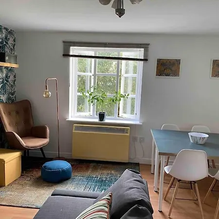 Canal-flat Near Stratford International Station London
