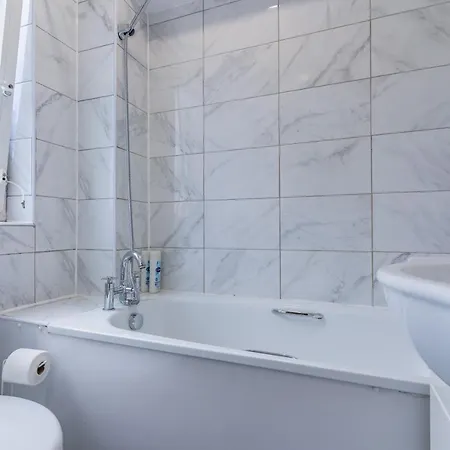 Appartamento Bright 1 Bed Flat Near Bridge Londra