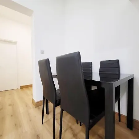 York Road 1 Bed * London