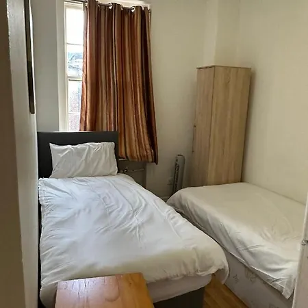 Queens Court *