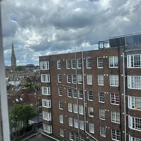 Queens Court Apartment