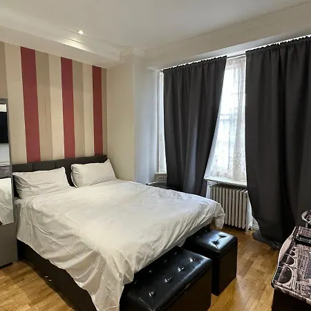 Queens Court *