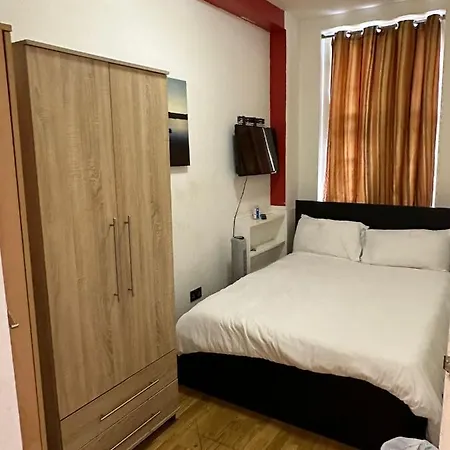 Queens Court Apartment