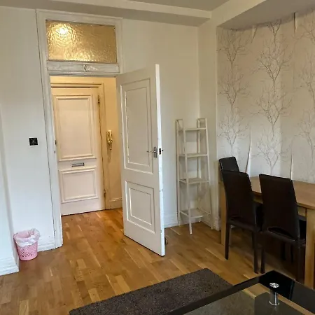 Queens Court Apartment