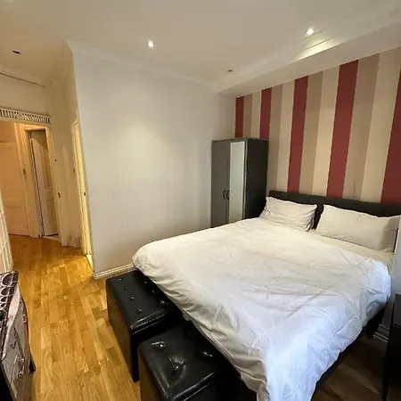 Apartment Queens Court *