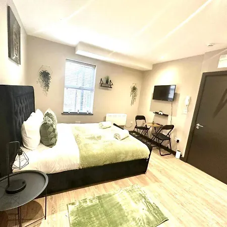 West Drayton Stays - Warwick Bed & Breakfast Yiewsley