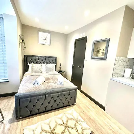 West Drayton Stays - Warwick Bed & Breakfast