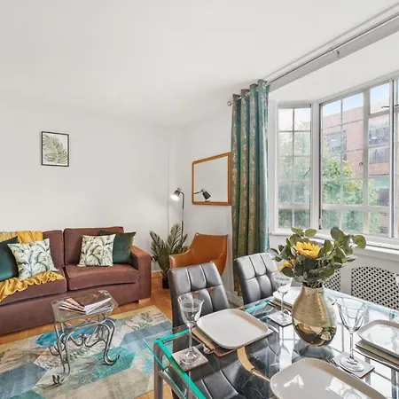 Dream Key Chelsea: Serviced With Netflix Apartment London