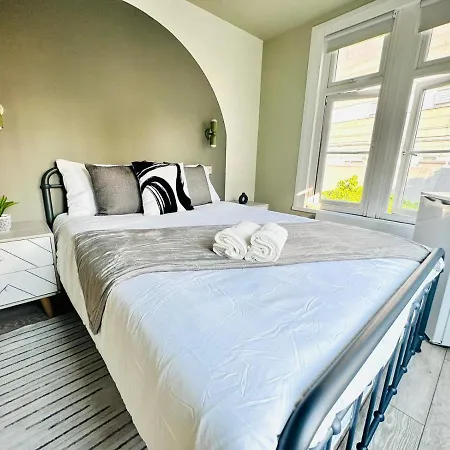 Boutique Ensuite Like