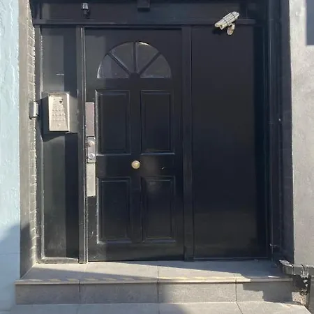 Chic Flat In Sw6 London