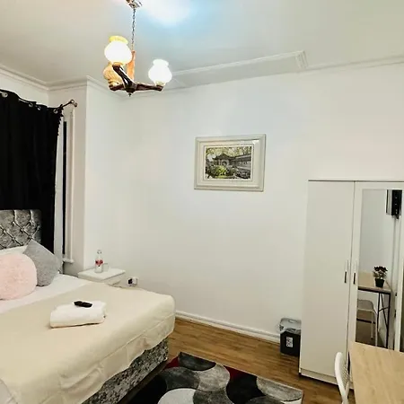 City Excel Bed & Breakfast 3*